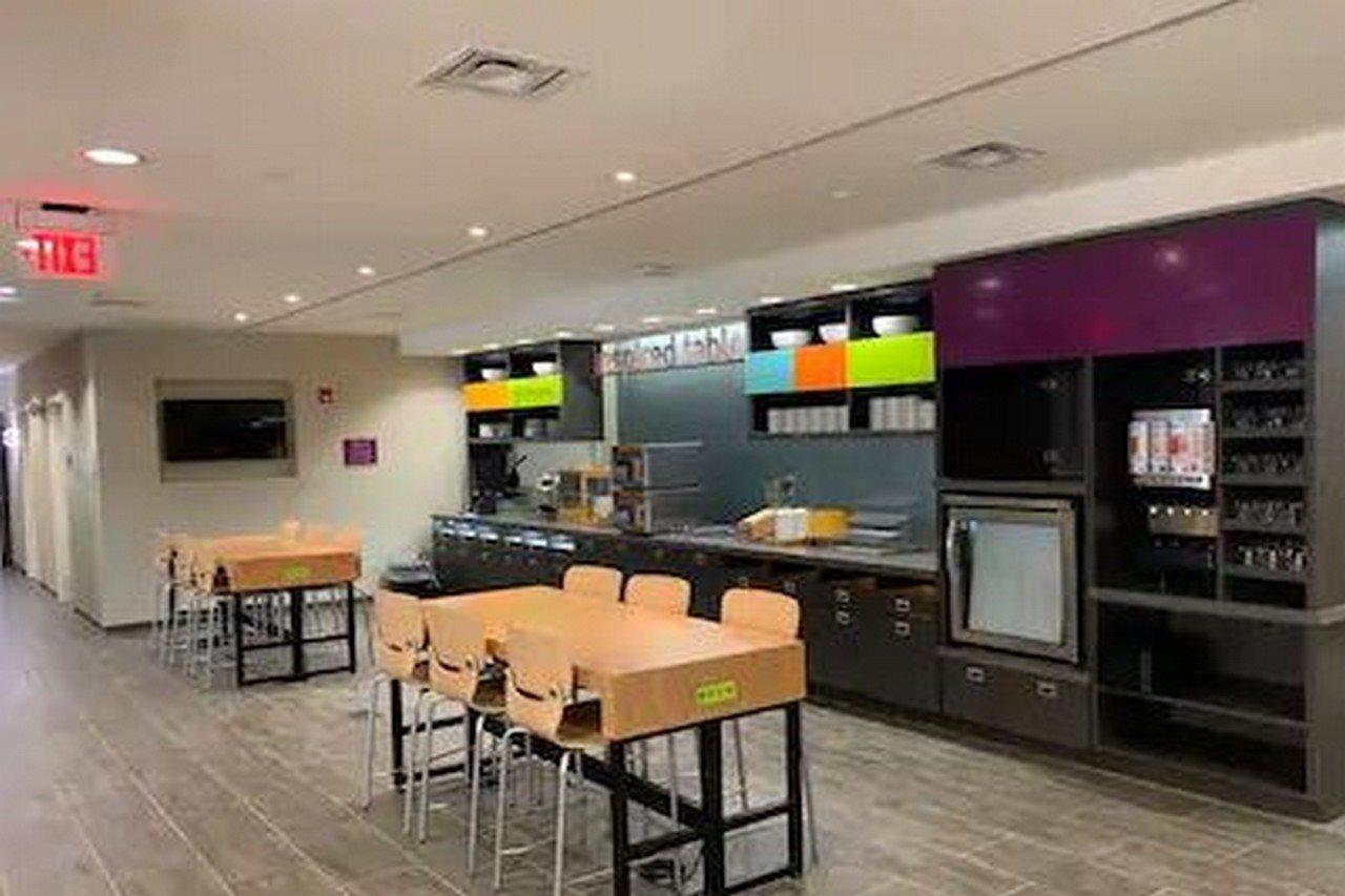 纽瓦克机场希尔顿惠庭酒店 外观 照片